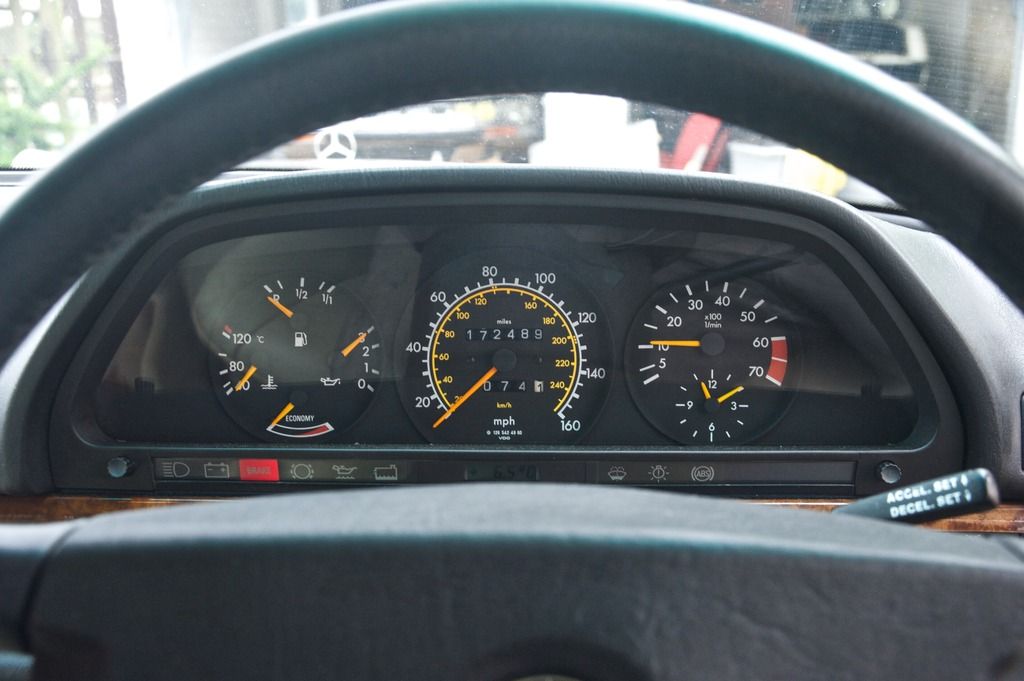 w126dash1_zpstwwrzs75.jpg