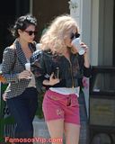 th B4 5 Lady Gaga Look Desastroso Mientras Compra Cafe en Los   Angeles.