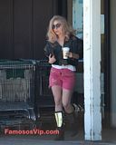 th B5 4 Lady Gaga Look Desastroso Mientras Compra Cafe en Los   Angeles.