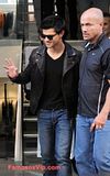 th A23 4 Taylor Lautner de Compras en Madrid.