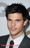 th 24 1 Taylor Lautner en la Fiesta Hombre del Año por GQ.