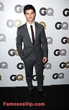 th 26 1 Taylor Lautner en la Fiesta Hombre del Año por GQ.