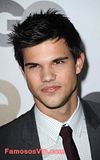 th 28 1 Taylor Lautner en la Fiesta Hombre del Año por GQ.