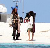 th 138 Johnny Depp & Penlope Cruz en el Set de Los Piratas del Caribe 4.