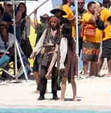 th 144 Johnny Depp & Penlope Cruz en el Set de Los Piratas del Caribe 4.