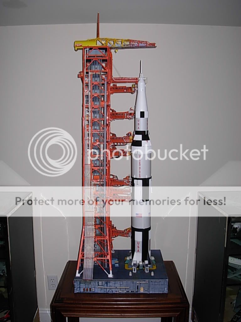 Plastic Pics - HyperScale's Picture Posting Forum: Saturn V & Launch ...